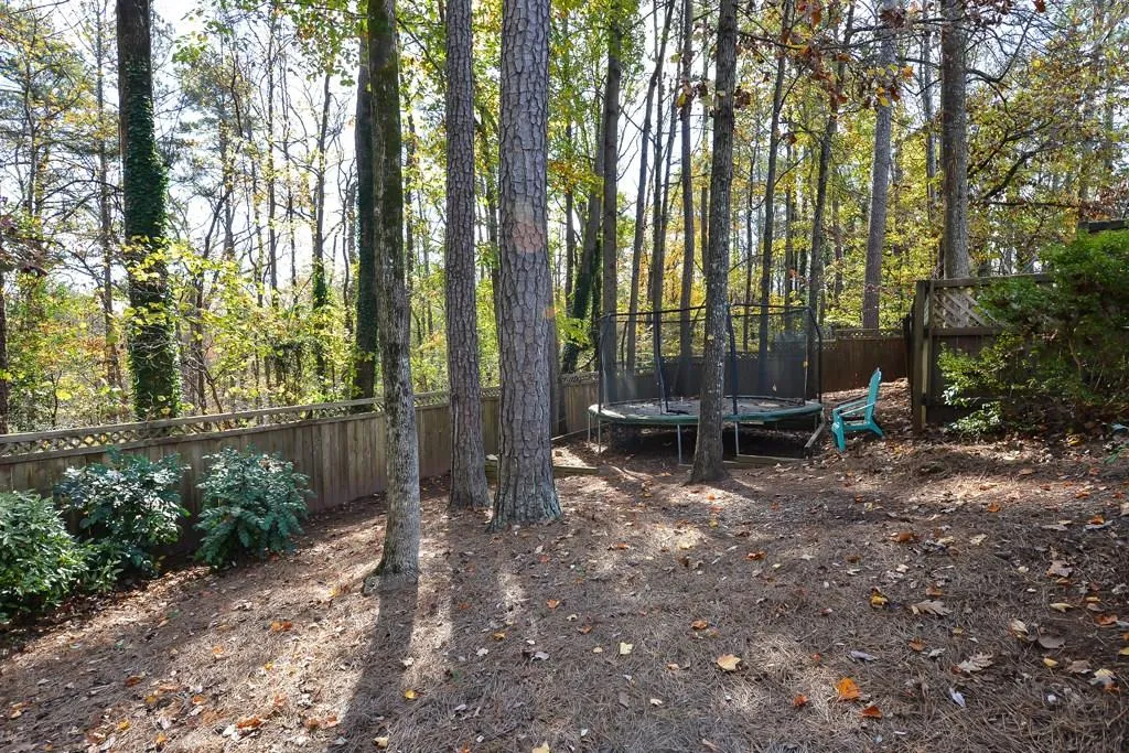 195 Marsh Glen Point, Sandy Springs, Georgia 30328, 4 Bedrooms Bedrooms, ,3 BathroomsBathrooms,Residential,Sold,195 Marsh Glen Point,5619308