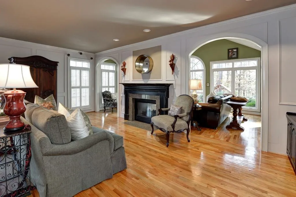 195 Marsh Glen Point, Sandy Springs, Georgia 30328, 4 Bedrooms Bedrooms, ,3 BathroomsBathrooms,Residential,Sold,195 Marsh Glen Point,5619308