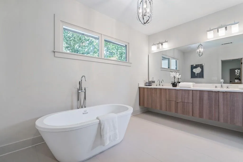 6447 Vernon Woods Drive, Atlanta, Georgia 30328, 5 Bedrooms Bedrooms, ,5 BathroomsBathrooms,Residential,Sold,6447 Vernon Woods Drive,6613840