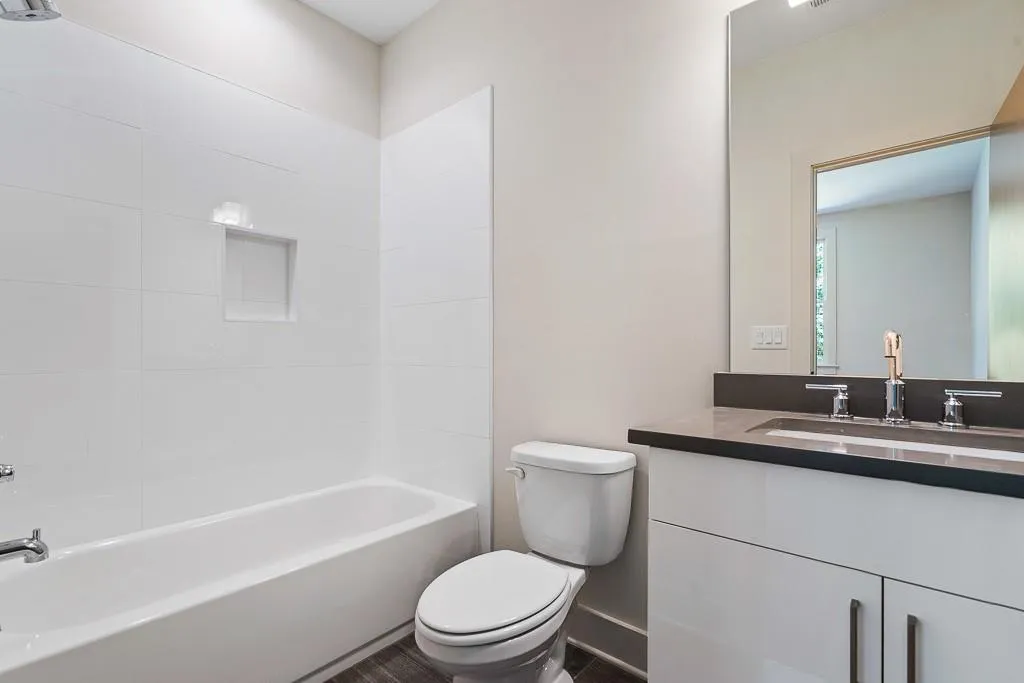 6447 Vernon Woods Drive, Atlanta, Georgia 30328, 5 Bedrooms Bedrooms, ,5 BathroomsBathrooms,Residential,Sold,6447 Vernon Woods Drive,6613840