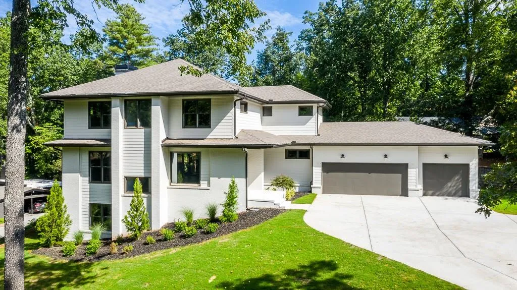 6447 Vernon Woods Drive, Atlanta, Georgia 30328, 5 Bedrooms Bedrooms, ,5 BathroomsBathrooms,Residential,Sold,6447 Vernon Woods Drive,6613840