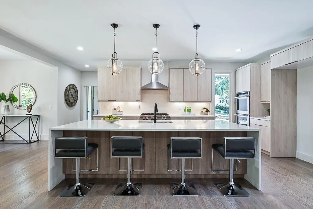 6447 Vernon Woods Drive, Atlanta, Georgia 30328, 5 Bedrooms Bedrooms, ,5 BathroomsBathrooms,Residential,Sold,6447 Vernon Woods Drive,6613840