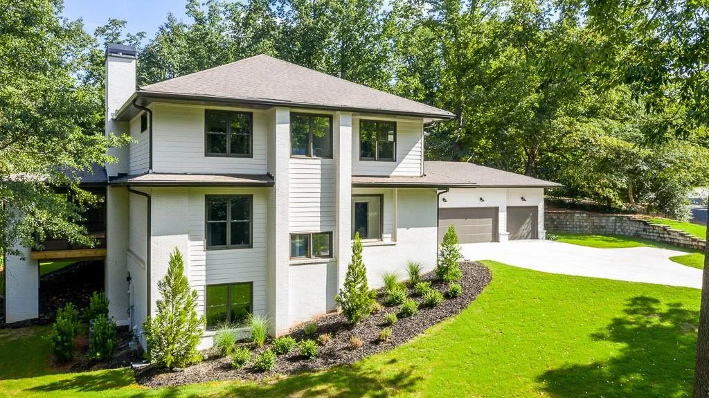 6447 Vernon Woods Drive, Atlanta, Georgia 30328, 5 Bedrooms Bedrooms, ,5 BathroomsBathrooms,Residential,Sold,6447 Vernon Woods Drive,6613840