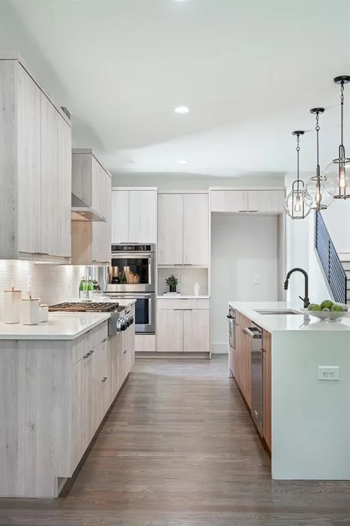 6447 Vernon Woods Drive, Atlanta, Georgia 30328, 5 Bedrooms Bedrooms, ,5 BathroomsBathrooms,Residential,Sold,6447 Vernon Woods Drive,6613840