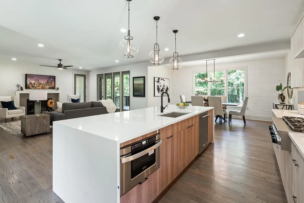 6447 Vernon Woods Drive, Atlanta, Georgia 30328, 5 Bedrooms Bedrooms, ,5 BathroomsBathrooms,Residential,Sold,6447 Vernon Woods Drive,6613840