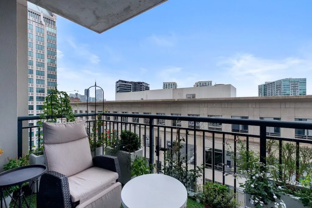3040 Peachtree Road Nw Unit 1003, Atlanta, Georgia 30305, 2 Bedrooms Bedrooms, ,2 BathroomsBathrooms,Residential,For Sale,3040 Peachtree Road Nw Unit 1003,7634544