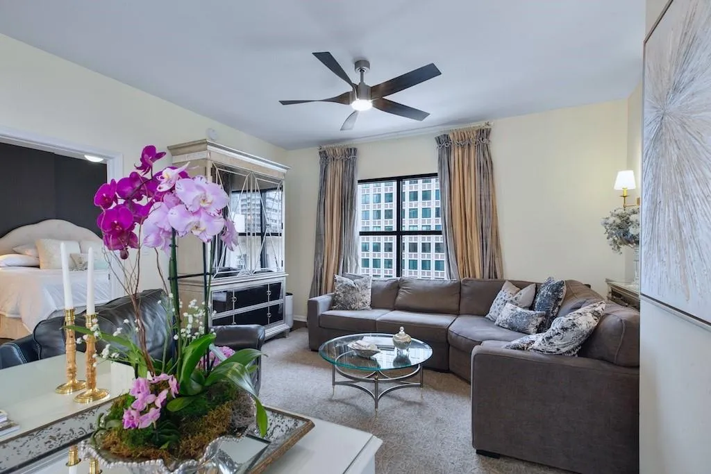 3040 Peachtree Road Nw Unit 1003, Atlanta, Georgia 30305, 2 Bedrooms Bedrooms, ,2 BathroomsBathrooms,Residential,For Sale,3040 Peachtree Road Nw Unit 1003,7634544