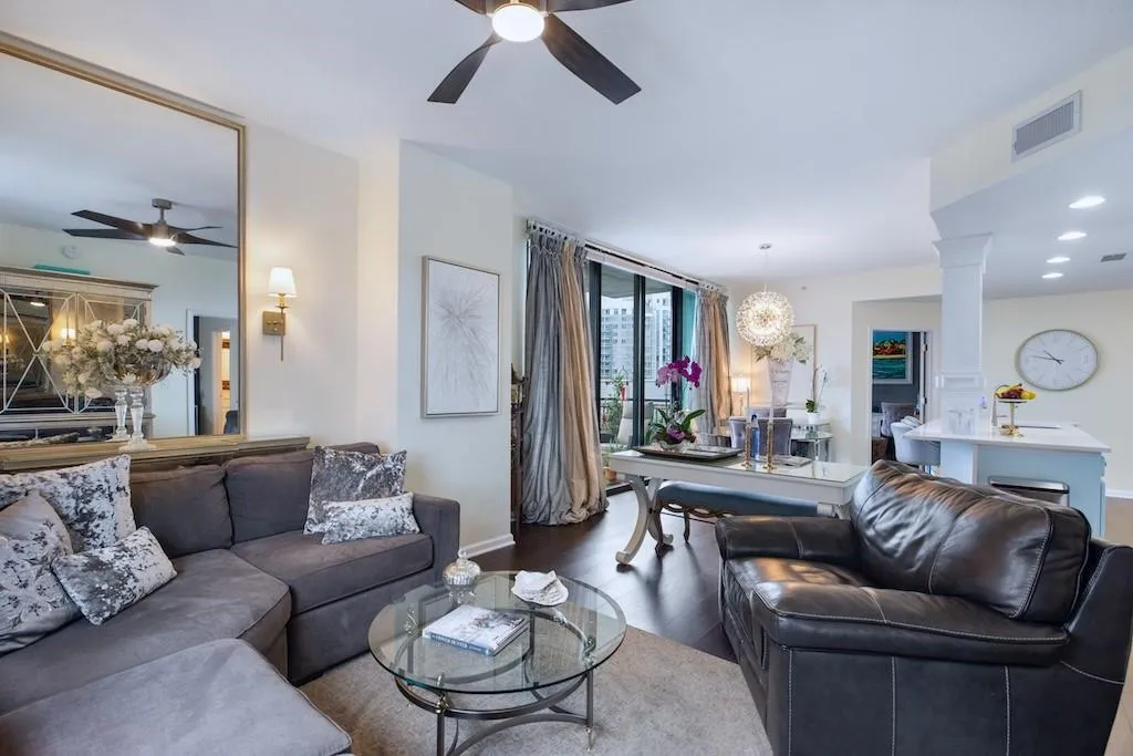 3040 Peachtree Road Nw Unit 1003, Atlanta, Georgia 30305, 2 Bedrooms Bedrooms, ,2 BathroomsBathrooms,Residential,For Sale,3040 Peachtree Road Nw Unit 1003,7634544