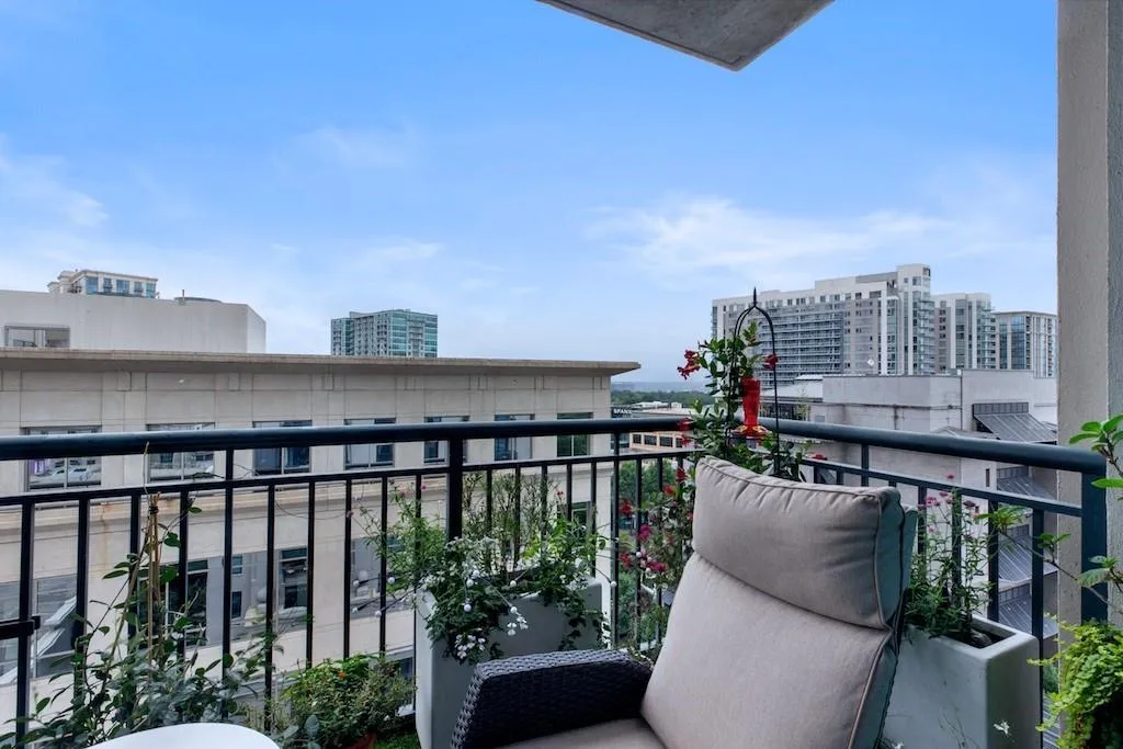 3040 Peachtree Road Nw Unit 1003, Atlanta, Georgia 30305, 2 Bedrooms Bedrooms, ,2 BathroomsBathrooms,Residential,For Sale,3040 Peachtree Road Nw Unit 1003,7634544