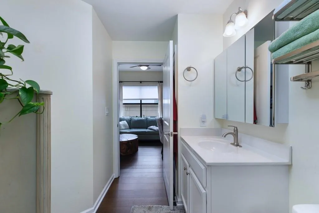 3040 Peachtree Road Nw Unit 1003, Atlanta, Georgia 30305, 2 Bedrooms Bedrooms, ,2 BathroomsBathrooms,Residential,For Sale,3040 Peachtree Road Nw Unit 1003,7634544