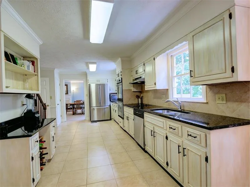 460 Tahoma Drive, Sandy Springs, Georgia 30350, 4 Bedrooms Bedrooms, ,2 BathroomsBathrooms,Residential,Sold,460 Tahoma Drive,5712486