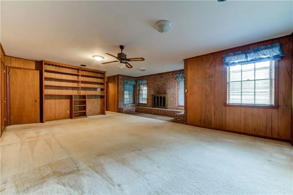 1665 Huntingdon Trail, Sandy Springs, Georgia 30350, 5 Bedrooms Bedrooms, ,4 BathroomsBathrooms,Residential,Sold,1665 Huntingdon Trail,6577395