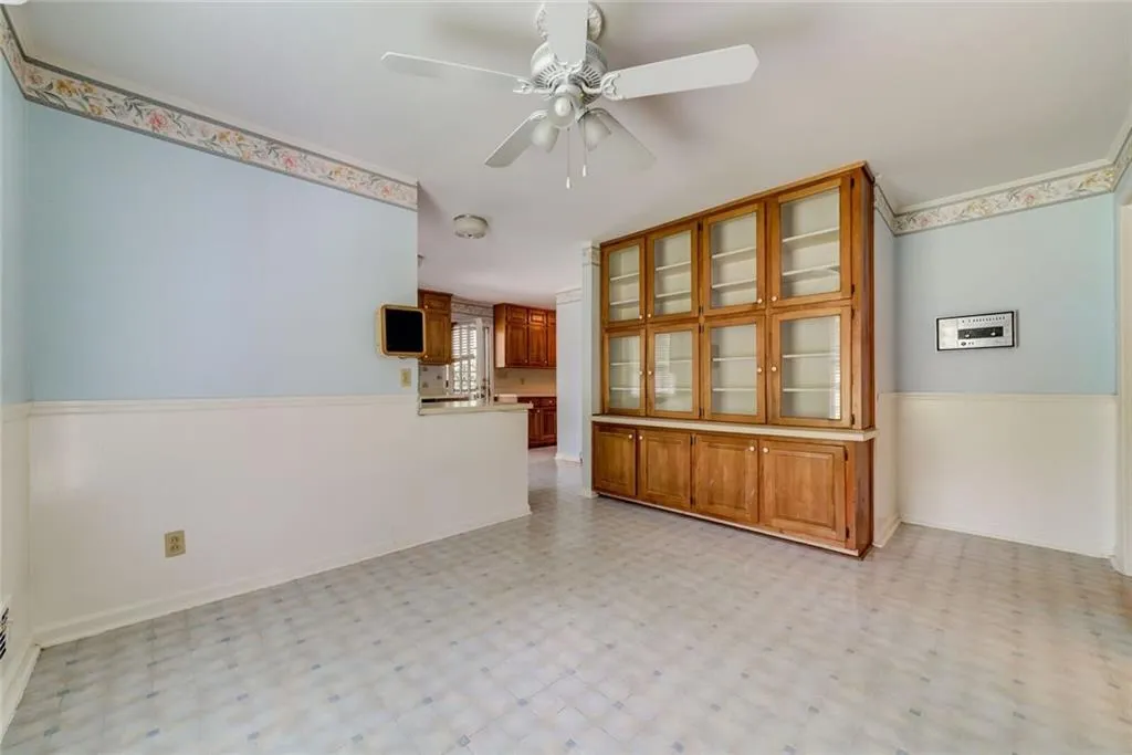 1665 Huntingdon Trail, Sandy Springs, Georgia 30350, 5 Bedrooms Bedrooms, ,4 BathroomsBathrooms,Residential,Sold,1665 Huntingdon Trail,6577395