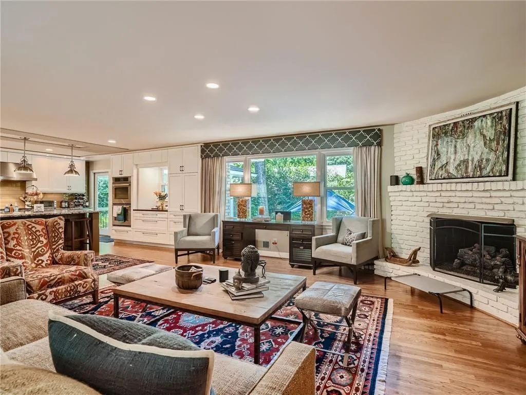 4574 Mystic Drive, Sandy Springs, Georgia 30342, 4 Bedrooms Bedrooms, ,3 BathroomsBathrooms,Residential,Sold,4574 Mystic Drive,7223242