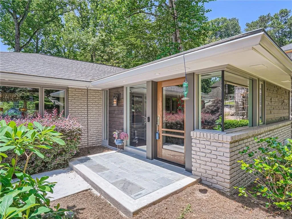 4574 Mystic Drive, Sandy Springs, Georgia 30342, 4 Bedrooms Bedrooms, ,3 BathroomsBathrooms,Residential,Sold,4574 Mystic Drive,7223242