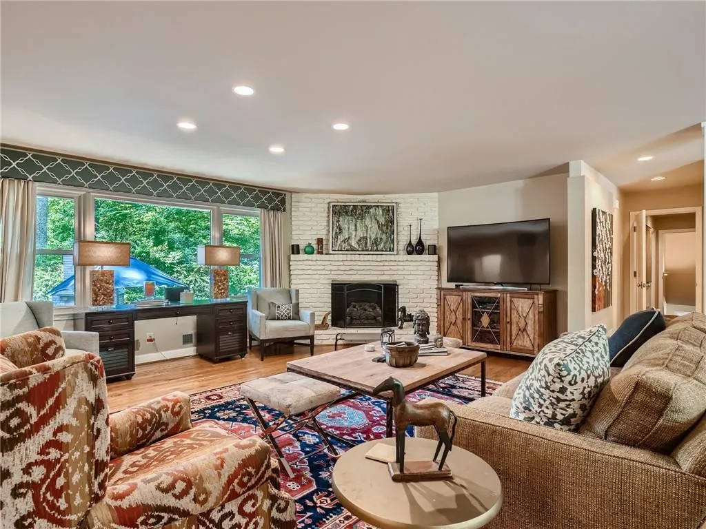 4574 Mystic Drive, Sandy Springs, Georgia 30342, 4 Bedrooms Bedrooms, ,3 BathroomsBathrooms,Residential,Sold,4574 Mystic Drive,7223242