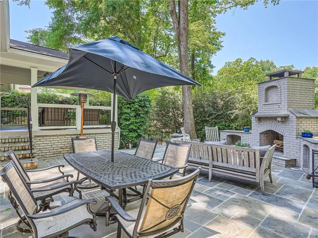 4574 Mystic Drive, Sandy Springs, Georgia 30342, 4 Bedrooms Bedrooms, ,3 BathroomsBathrooms,Residential,Sold,4574 Mystic Drive,7223242