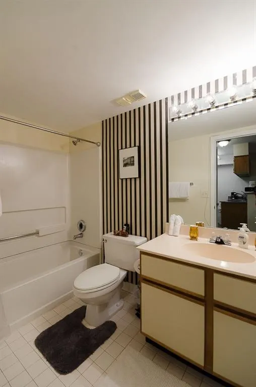 795 Hammond Drive Unit 810, Sandy Springs, Georgia 30328, 1 Bedroom Bedrooms, ,1 BathroomBathrooms,Residential,Sold,795 Hammond Drive Unit 810,7026469