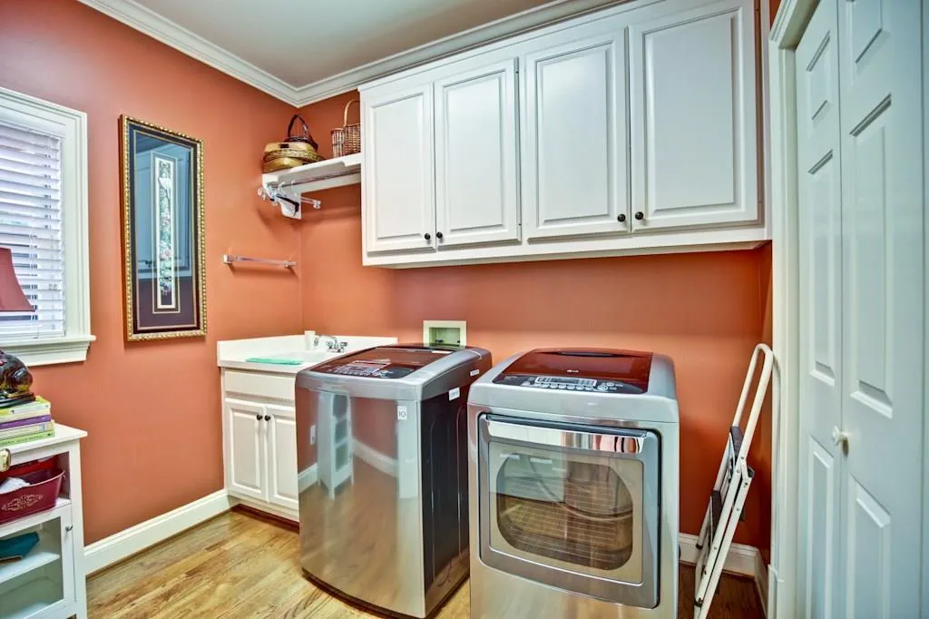 4420 Highgrove Pointe, Atlanta, Georgia 30319, 4 Bedrooms Bedrooms, ,3 BathroomsBathrooms,Residential,Sold,4420 Highgrove Pointe,5729711