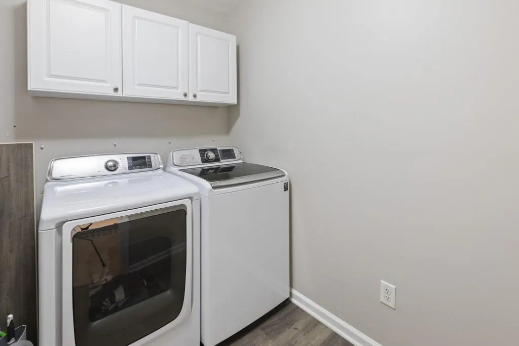 355 Wembley Circle, Sandy Springs, Georgia 30328, 4 Bedrooms Bedrooms, ,3 BathroomsBathrooms,Residential,Sold,355 Wembley Circle,7430607