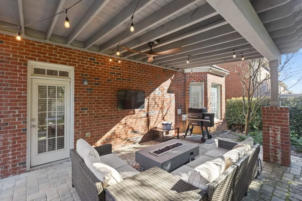 355 Wembley Circle, Sandy Springs, Georgia 30328, 4 Bedrooms Bedrooms, ,3 BathroomsBathrooms,Residential,Sold,355 Wembley Circle,7430607