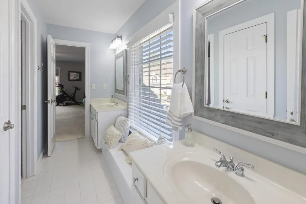 355 Wembley Circle, Sandy Springs, Georgia 30328, 4 Bedrooms Bedrooms, ,3 BathroomsBathrooms,Residential,Sold,355 Wembley Circle,7430607