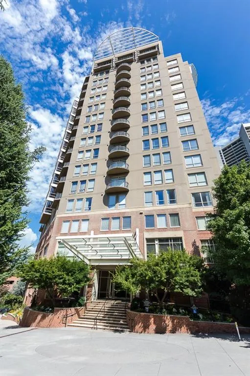 2626 Peachtree Road Nw Unit 1808, Atlanta, Georgia 30305, 1 Bedroom Bedrooms, ,1 BathroomBathrooms,Residential,Sold,2626 Peachtree Road Nw Unit 1808,5881205