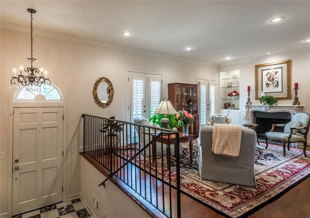 106 Jefferson Circle, Atlanta, Georgia 30328, 3 Bedrooms Bedrooms, ,2 BathroomsBathrooms,Residential,Sold,106 Jefferson Circle,6087427