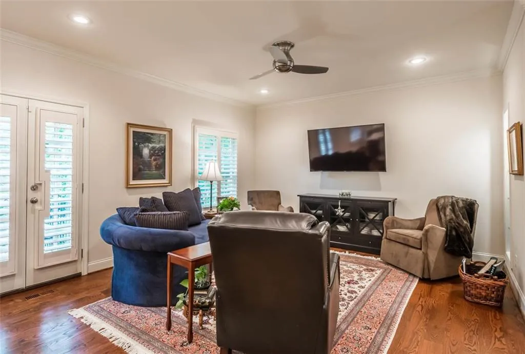 106 Jefferson Circle, Atlanta, Georgia 30328, 3 Bedrooms Bedrooms, ,2 BathroomsBathrooms,Residential,Sold,106 Jefferson Circle,6087427