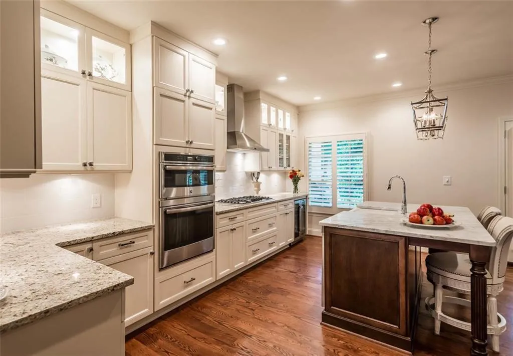 106 Jefferson Circle, Atlanta, Georgia 30328, 3 Bedrooms Bedrooms, ,2 BathroomsBathrooms,Residential,Sold,106 Jefferson Circle,6087427