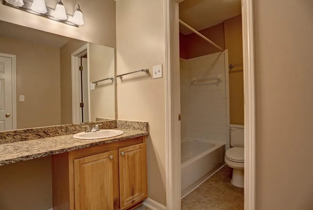 203 Brighton Point Unit 203, Atlanta, Georgia 30328, 2 Bedrooms Bedrooms, ,2 BathroomsBathrooms,Residential,Sold,203 Brighton Point Unit 203,5789331