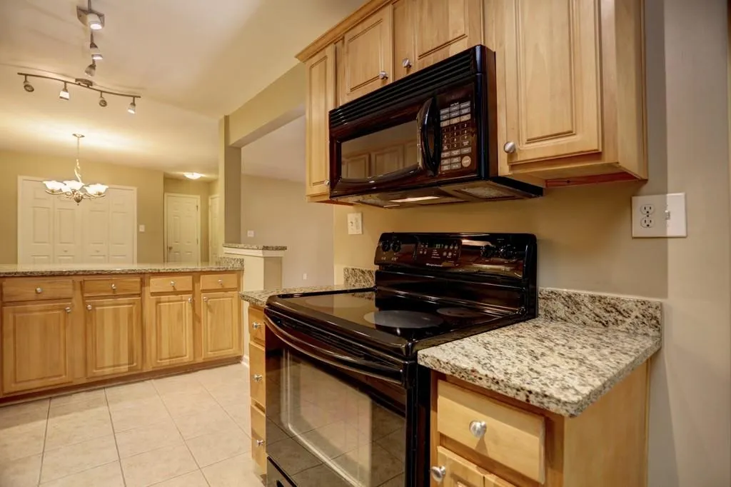 203 Brighton Point Unit 203, Atlanta, Georgia 30328, 2 Bedrooms Bedrooms, ,2 BathroomsBathrooms,Residential,Sold,203 Brighton Point Unit 203,5789331