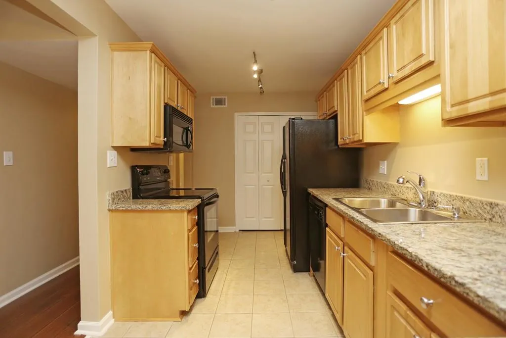 203 Brighton Point Unit 203, Atlanta, Georgia 30328, 2 Bedrooms Bedrooms, ,2 BathroomsBathrooms,Residential,Sold,203 Brighton Point Unit 203,5789331