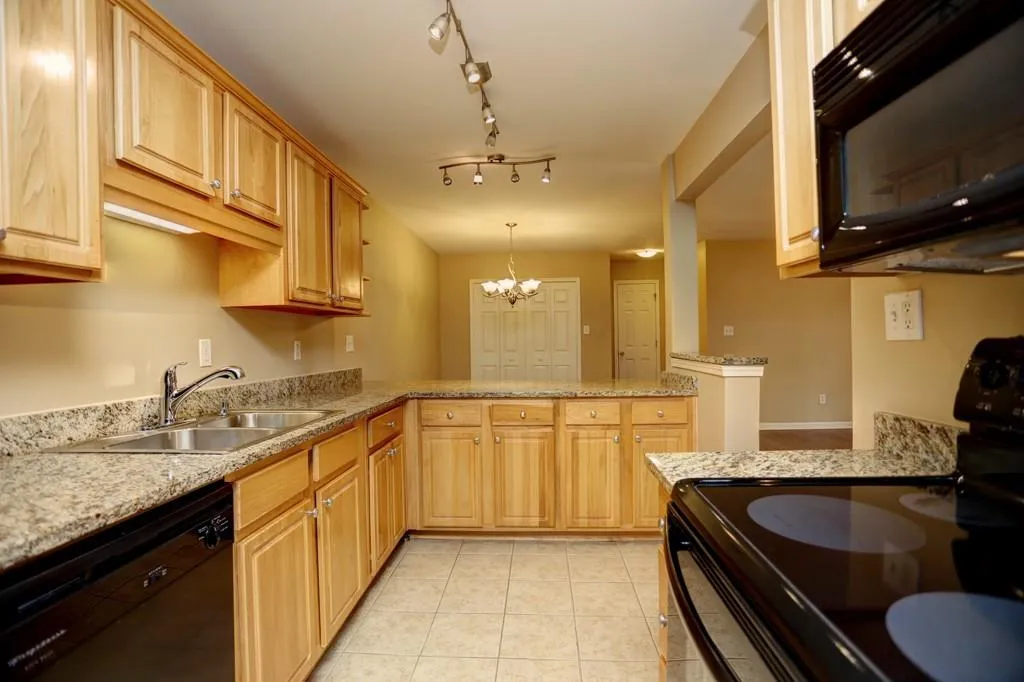 203 Brighton Point Unit 203, Atlanta, Georgia 30328, 2 Bedrooms Bedrooms, ,2 BathroomsBathrooms,Residential,Sold,203 Brighton Point Unit 203,5789331