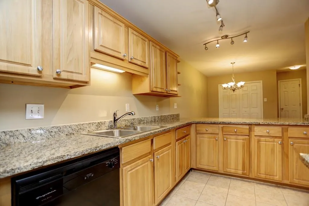 203 Brighton Point Unit 203, Atlanta, Georgia 30328, 2 Bedrooms Bedrooms, ,2 BathroomsBathrooms,Residential,Sold,203 Brighton Point Unit 203,5789331