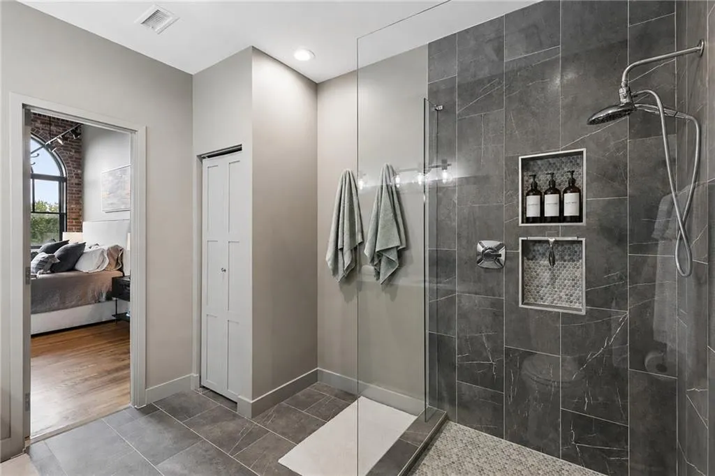 3235 Roswell Road Ne Unit 919, Atlanta, Georgia 30305, 2 Bedrooms Bedrooms, 0 ,2 BathroomsBathrooms,Residential,For Sale,3235 Roswell Road Ne Unit 919,7814795