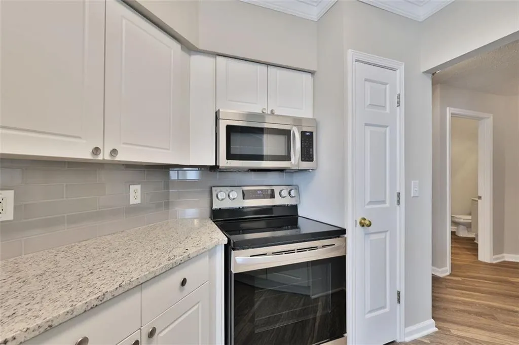 5559 Glenridge Drive Unit 1301, Sandy Springs, Georgia 30342, 2 Bedrooms Bedrooms, ,1 BathroomBathrooms,Residential,Sold,5559 Glenridge Drive Unit 1301,6928675
