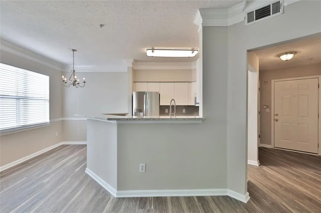 5559 Glenridge Drive Unit 1301, Sandy Springs, Georgia 30342, 2 Bedrooms Bedrooms, ,1 BathroomBathrooms,Residential,Sold,5559 Glenridge Drive Unit 1301,6928675
