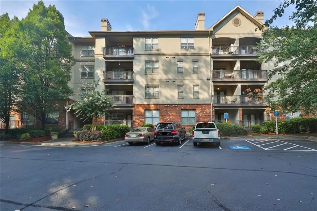 5559 Glenridge Drive Unit 1301, Sandy Springs, Georgia 30342, 2 Bedrooms Bedrooms, ,1 BathroomBathrooms,Residential,Sold,5559 Glenridge Drive Unit 1301,6928675