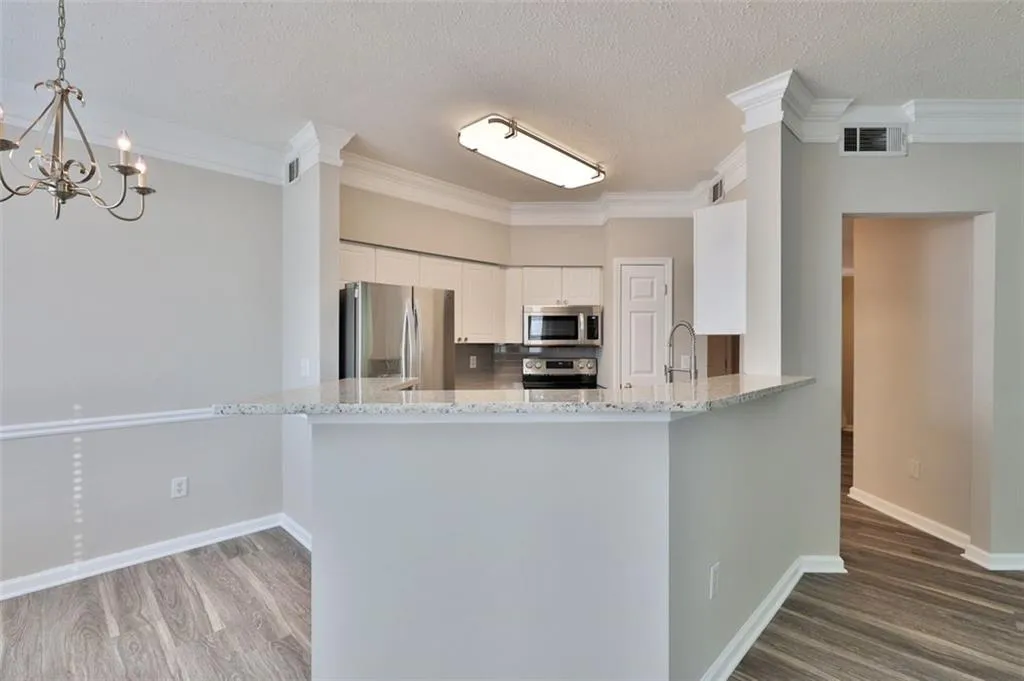 5559 Glenridge Drive Unit 1301, Sandy Springs, Georgia 30342, 2 Bedrooms Bedrooms, ,1 BathroomBathrooms,Residential,Sold,5559 Glenridge Drive Unit 1301,6928675