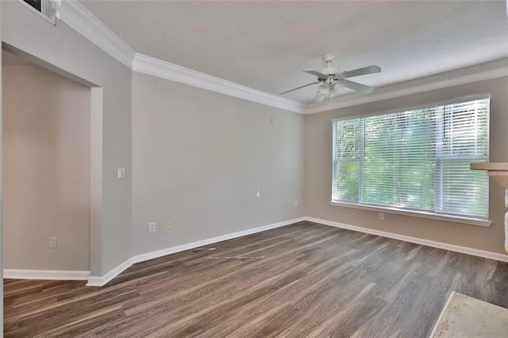 5559 Glenridge Drive Unit 1301, Sandy Springs, Georgia 30342, 2 Bedrooms Bedrooms, ,1 BathroomBathrooms,Residential,Sold,5559 Glenridge Drive Unit 1301,6928675