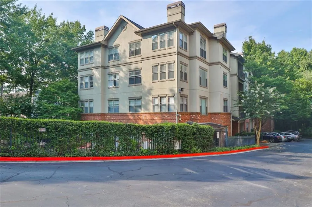 5559 Glenridge Drive Unit 1301, Sandy Springs, Georgia 30342, 2 Bedrooms Bedrooms, ,1 BathroomBathrooms,Residential,Sold,5559 Glenridge Drive Unit 1301,6928675