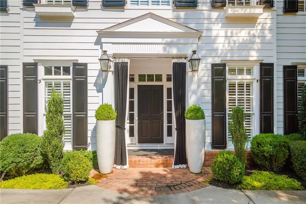 4255 Olde Mill Lane, Atlanta, Georgia 30342, 4 Bedrooms Bedrooms, ,4 BathroomsBathrooms,Residential,Sold,4255 Olde Mill Lane,5816744