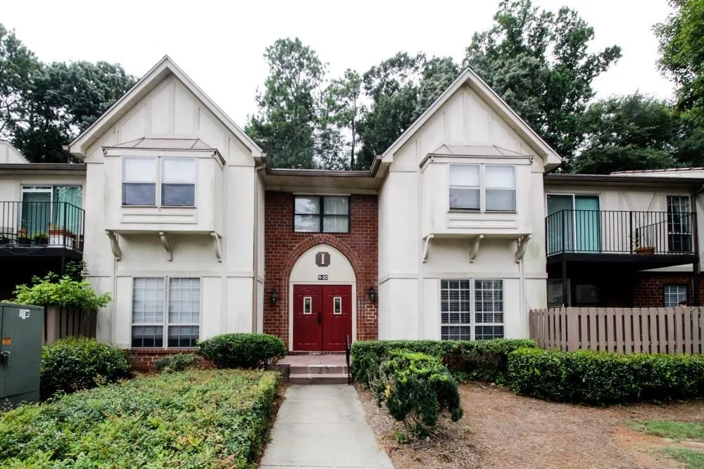 6851 Roswell Road Unit I-16, Sandy Springs, Georgia 30328, 3 Bedrooms Bedrooms, ,2 BathroomsBathrooms,Residential,Sold,6851 Roswell Road Unit I-16,5894471