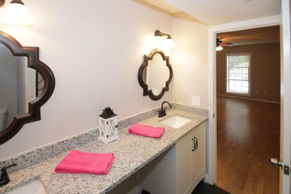 6851 Roswell Road Unit I-16, Sandy Springs, Georgia 30328, 3 Bedrooms Bedrooms, ,2 BathroomsBathrooms,Residential,Sold,6851 Roswell Road Unit I-16,5894471