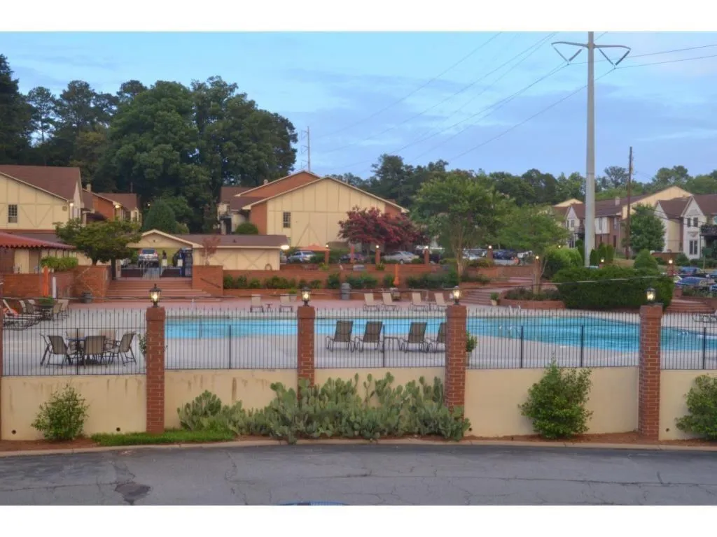 6851 Roswell Road Unit I-16, Sandy Springs, Georgia 30328, 3 Bedrooms Bedrooms, ,2 BathroomsBathrooms,Residential,Sold,6851 Roswell Road Unit I-16,5894471