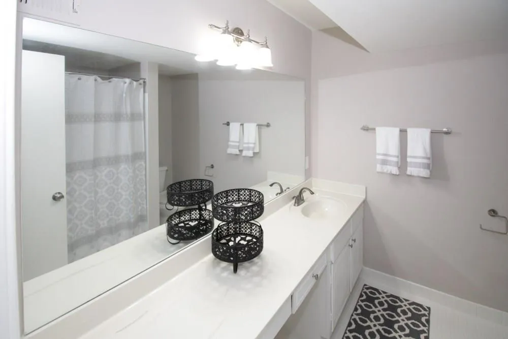 6851 Roswell Road Unit I-16, Sandy Springs, Georgia 30328, 3 Bedrooms Bedrooms, ,2 BathroomsBathrooms,Residential,Sold,6851 Roswell Road Unit I-16,5894471