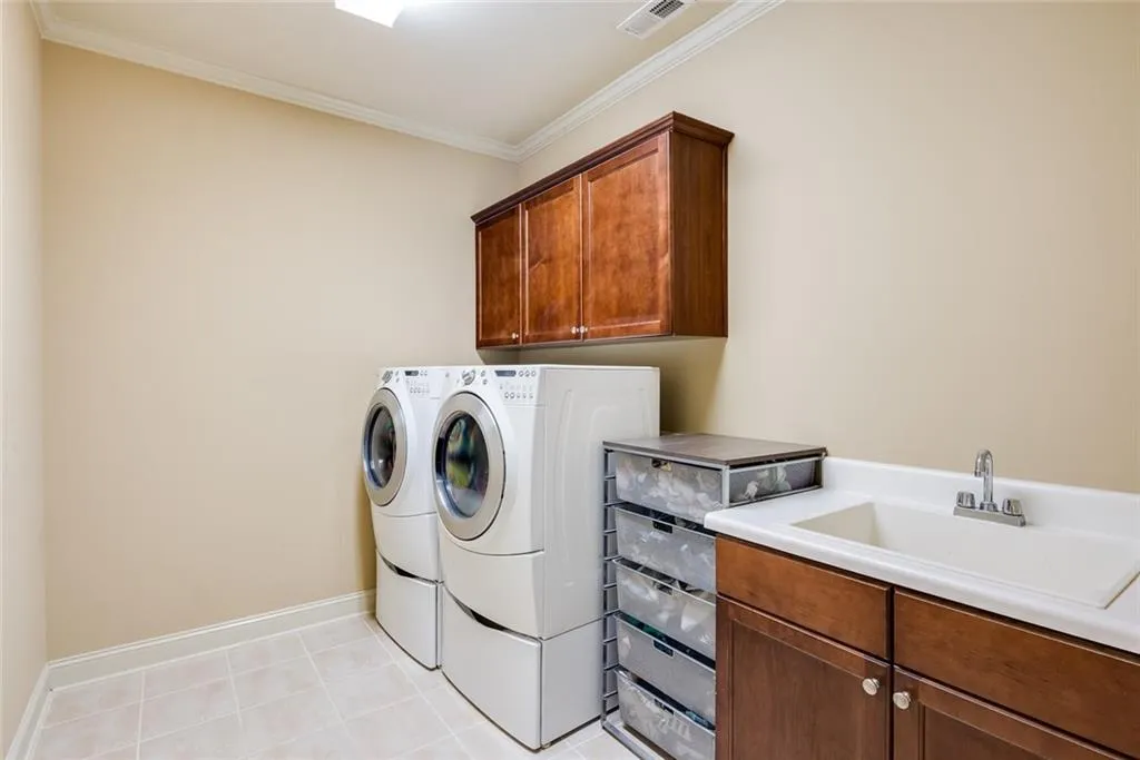 6312 Mount Vernon Oaks Drive, Sandy Springs, Georgia 30328, 5 Bedrooms Bedrooms, ,4 BathroomsBathrooms,Residential,Sold,6312 Mount Vernon Oaks Drive,6959108