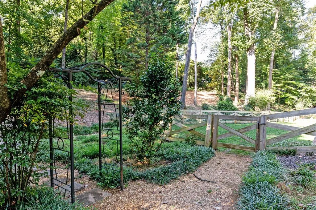 7220 Twin Branch Road, Atlanta, Georgia 30328, 4 Bedrooms Bedrooms, ,2 BathroomsBathrooms,Residential,Sold,7220 Twin Branch Road,7444086