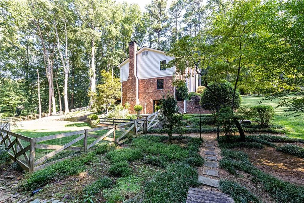 7220 Twin Branch Road, Atlanta, Georgia 30328, 4 Bedrooms Bedrooms, ,2 BathroomsBathrooms,Residential,Sold,7220 Twin Branch Road,7444086